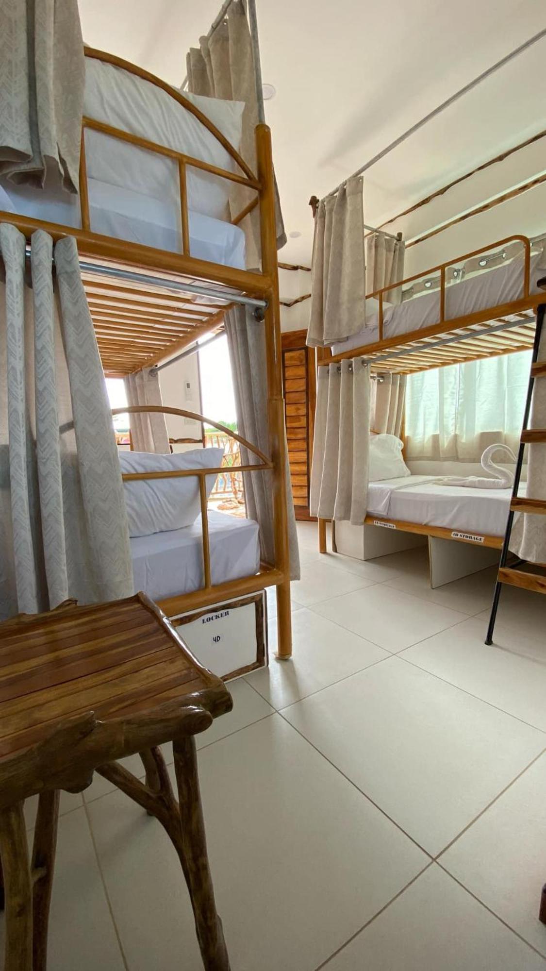 The Hat Trick Hostel Basdiot 外观 照片
