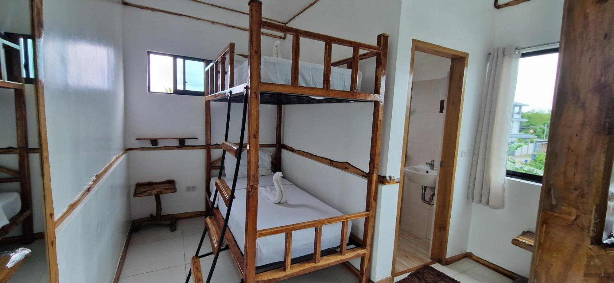 The Hat Trick Hostel Basdiot 外观 照片