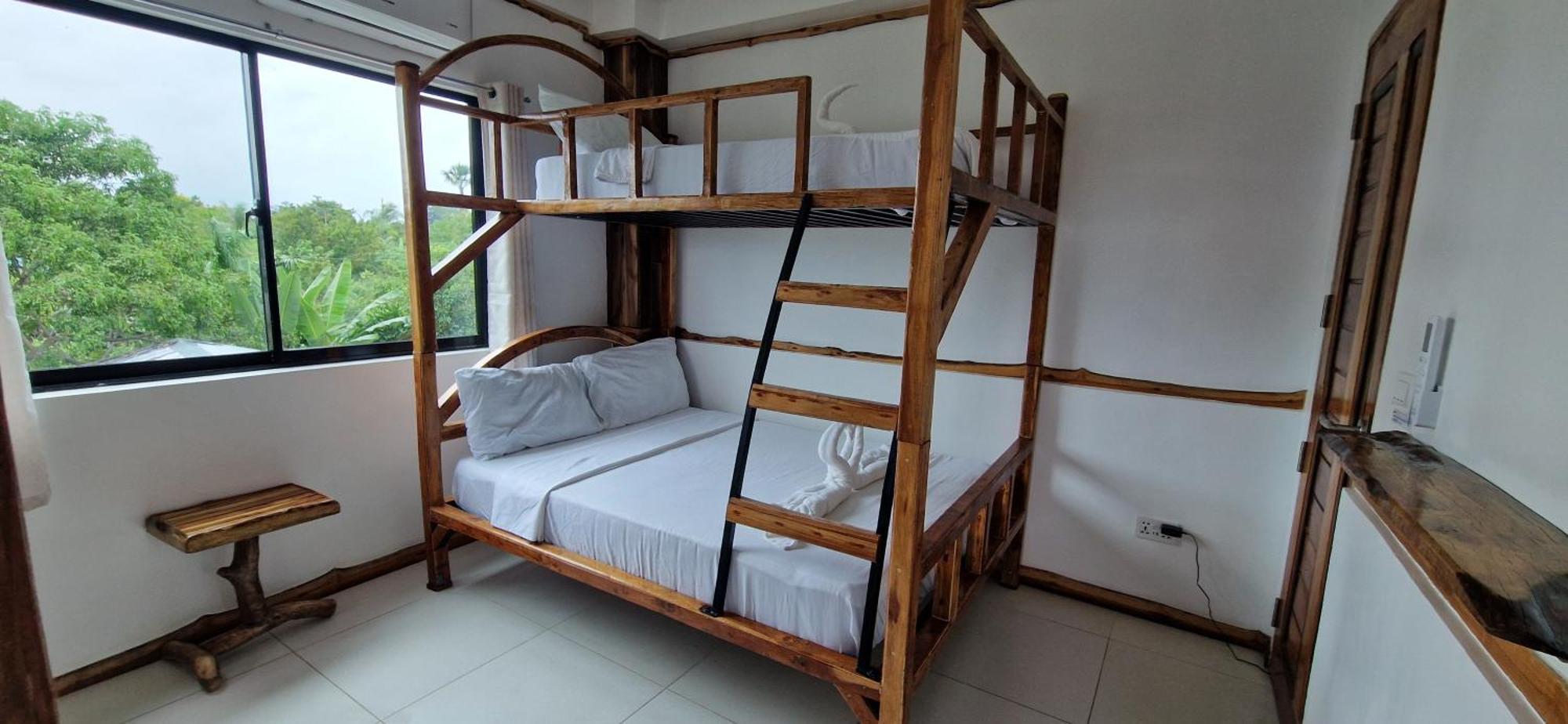 The Hat Trick Hostel Basdiot 外观 照片