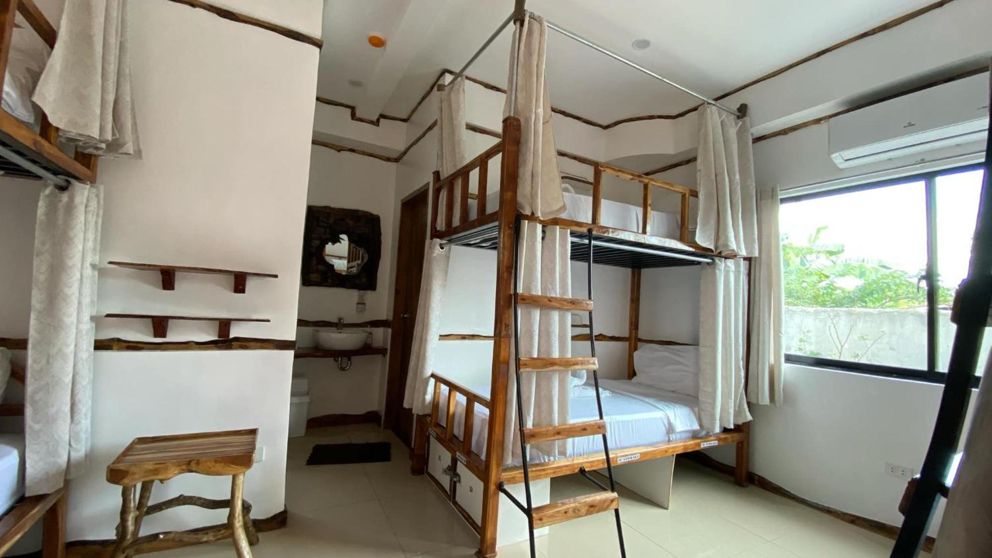 The Hat Trick Hostel Basdiot 外观 照片