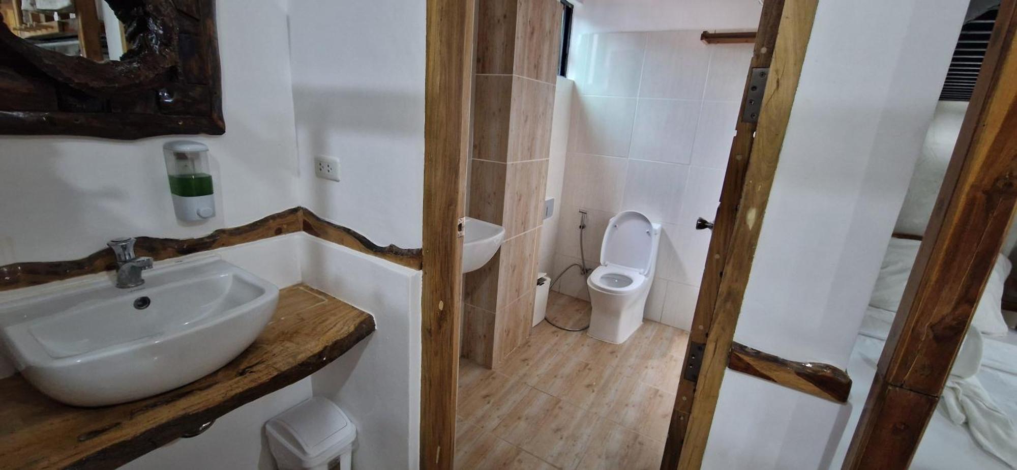 The Hat Trick Hostel Basdiot 外观 照片